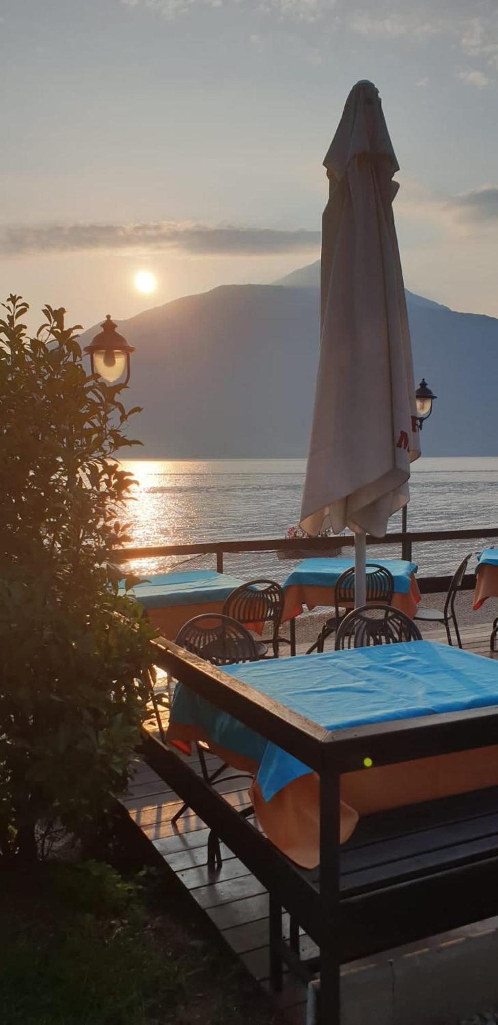 Residence Laguna Beach Pianello Del Lario Экстерьер фото