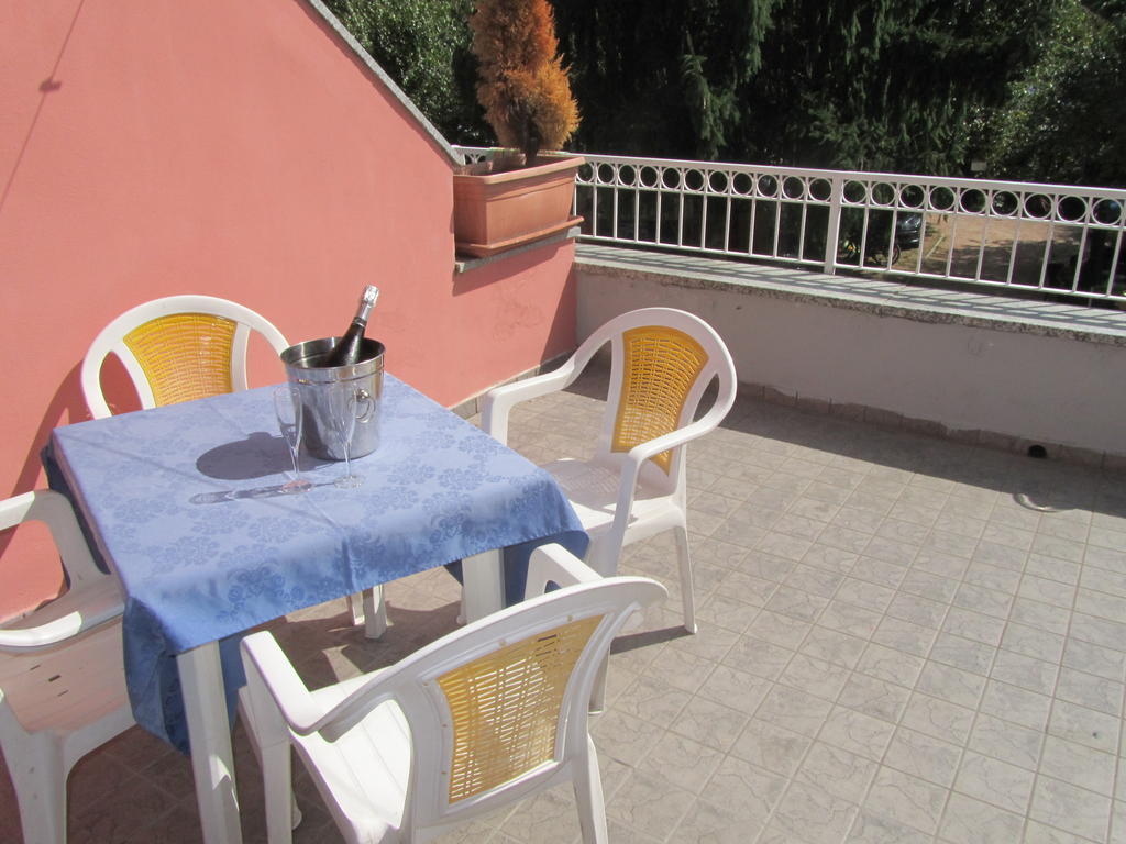 Residence Laguna Beach Pianello Del Lario Экстерьер фото